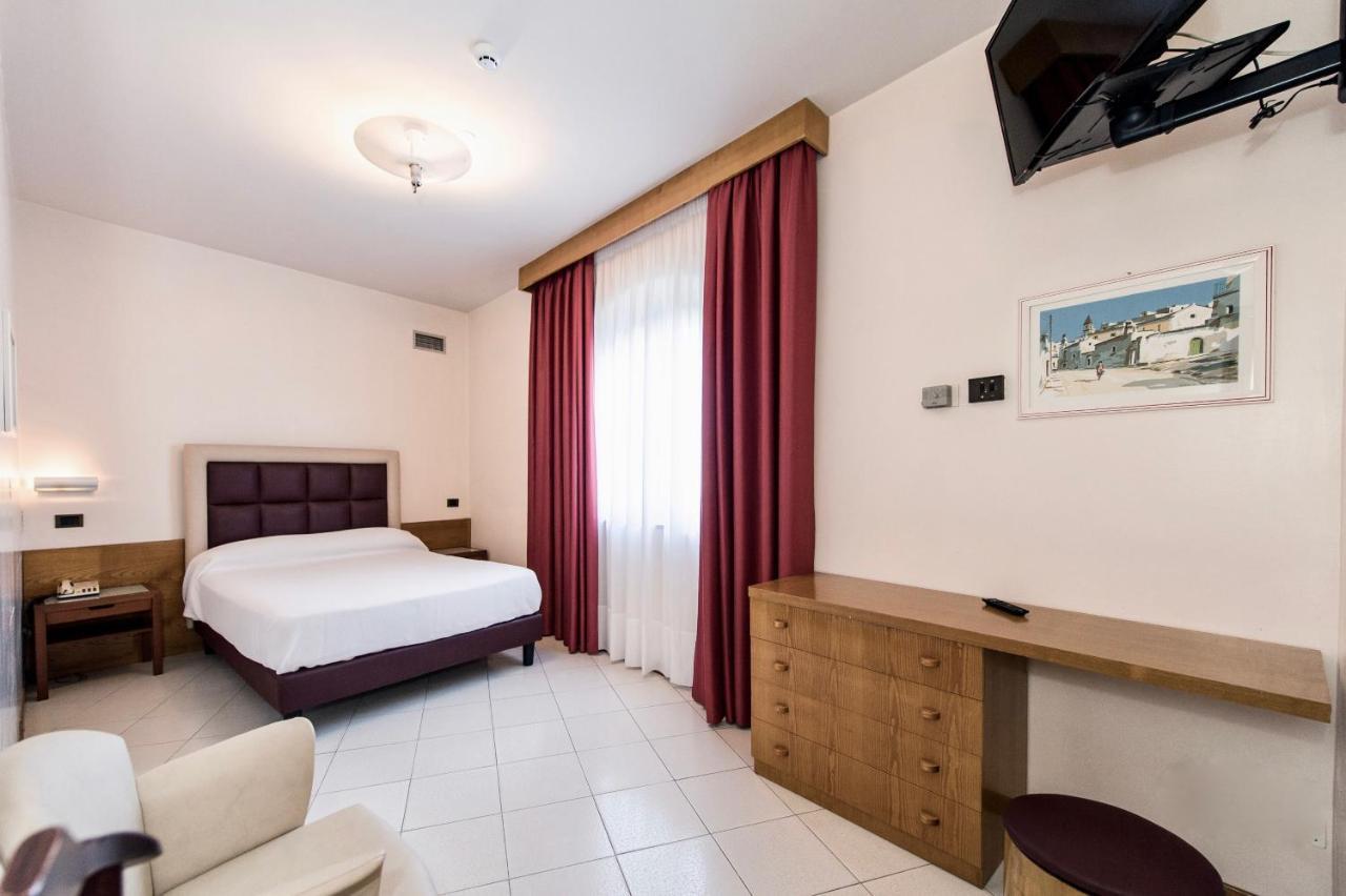 Bajamar Beach Hotel Formia Exterior photo